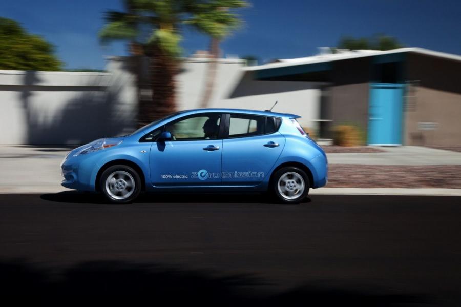  Nissan Leaf 2012 года  (фото 41 из 45)
